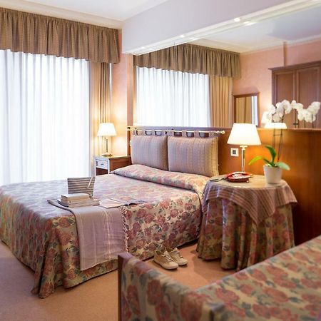 Hotel Astro لينانو سابيادورو المظهر الخارجي الصورة